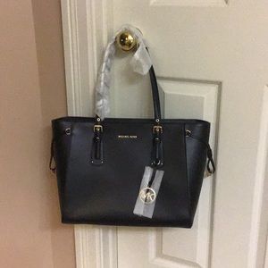 Michael Kors Voyager Medium Leather Tote